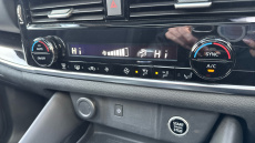 Nissan Qashqai 1.3 DiG-T MH Premiere Edition 5dr Petrol Hatchback